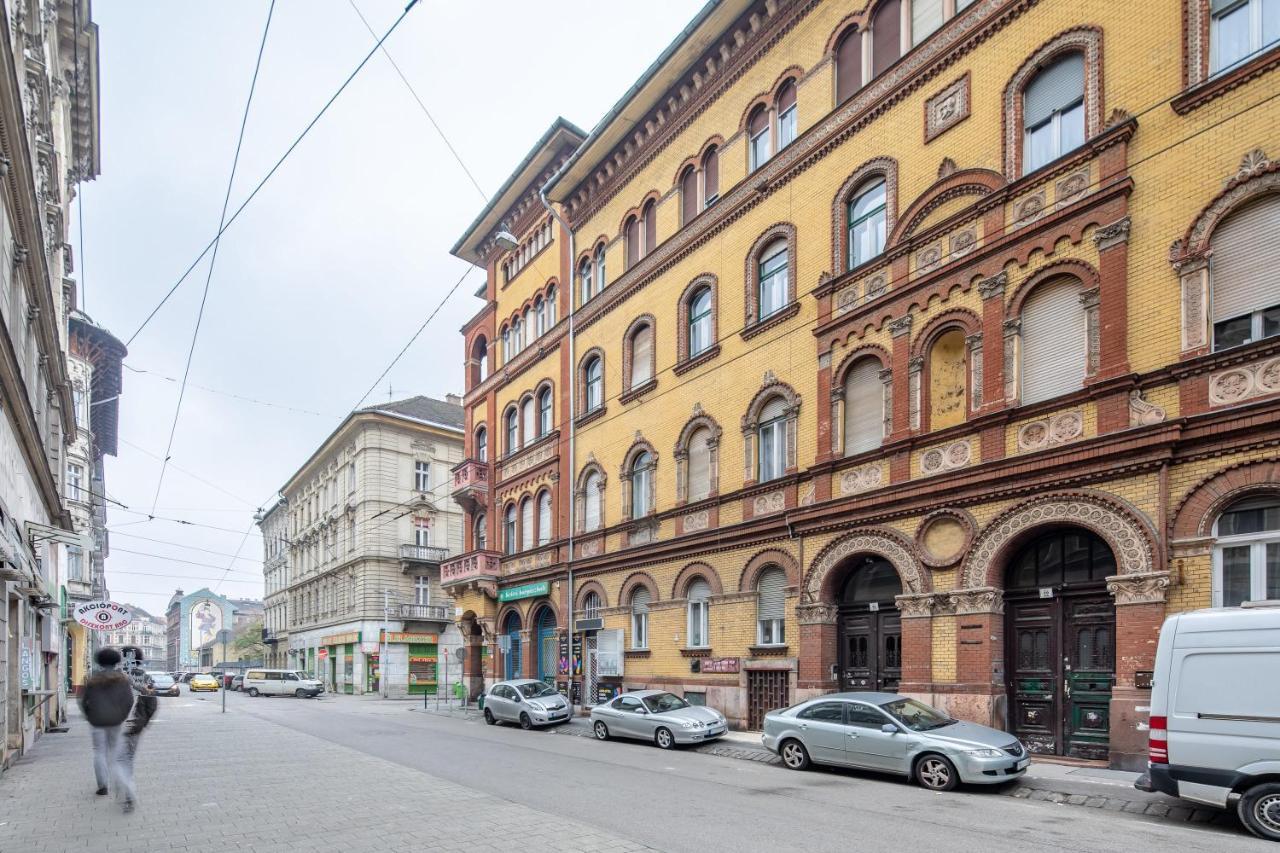Cozy & Central Apartment With 2-Bedroom Budapest Exterior photo